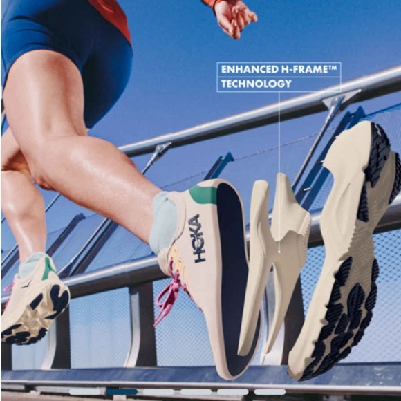 Hoka W Arahi 8 Women's Cream and Pink Athletic Shoes - Picture 10 of 11